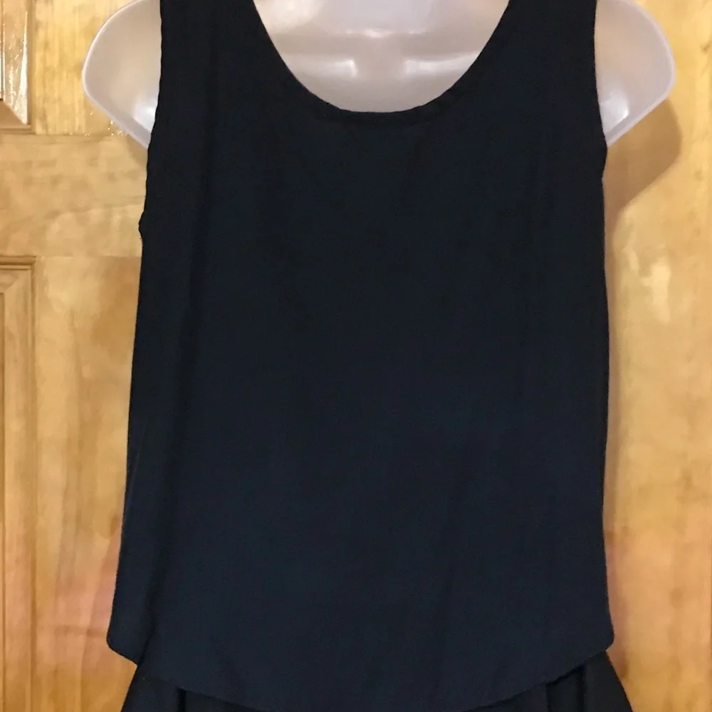 Langtry Dressy Tank Top Blouse Gold & Pearl Embellishment
Camisole 
Small 4 - 6 - Picture 5 of 14